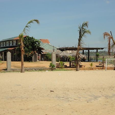 Yoho Hotel Arugambay Beach Inn Arugam Bay Zewnętrze zdjęcie