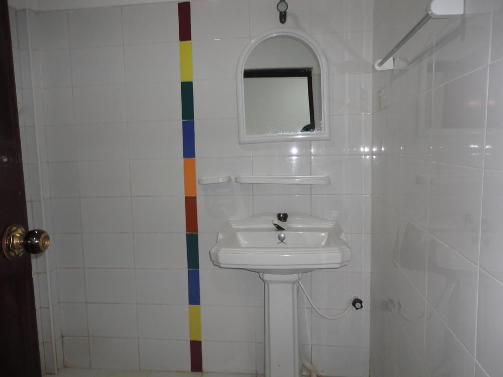 Yoho Hotel Arugambay Beach Inn Arugam Bay Pokój zdjęcie